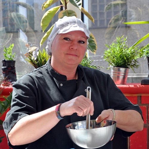 Cuisinière
Maman de deux grandes filles
Aux P’tits Malins depuis mai 2012